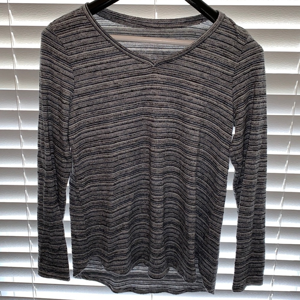 Sonoma long sleeve gray and blue striped shirt size small